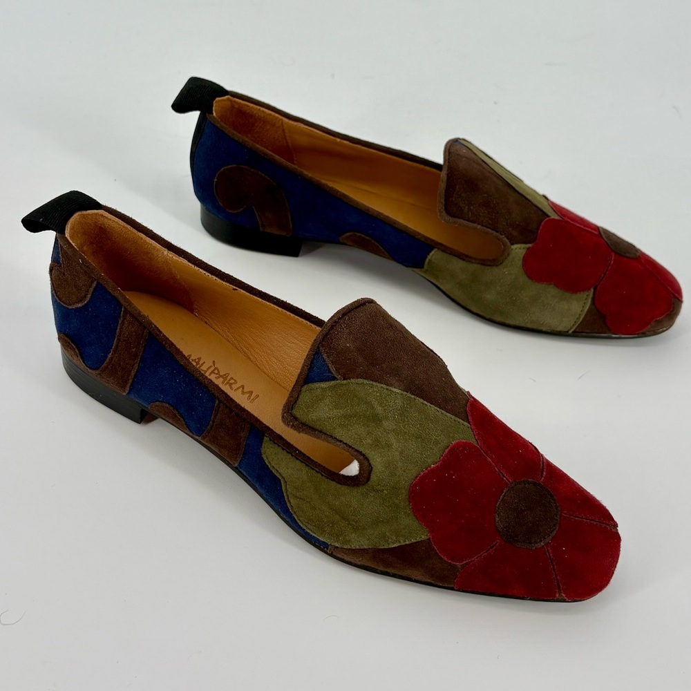 MALIPARMI Flower Detail Suede Loafer